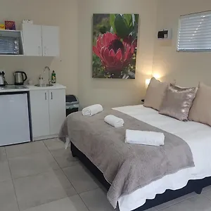 ** Guest house Sharon's House: Modern Self-catering South Africa